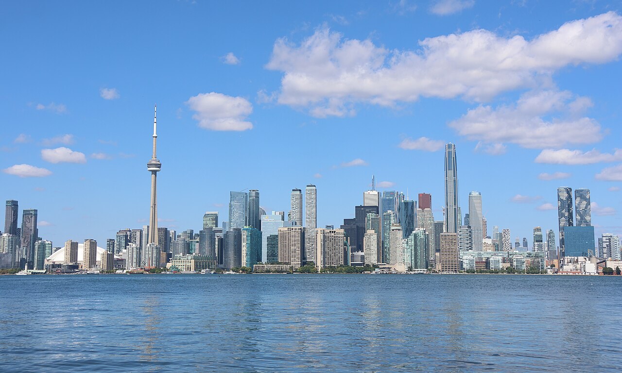 Toronto skyline with the CN Tower