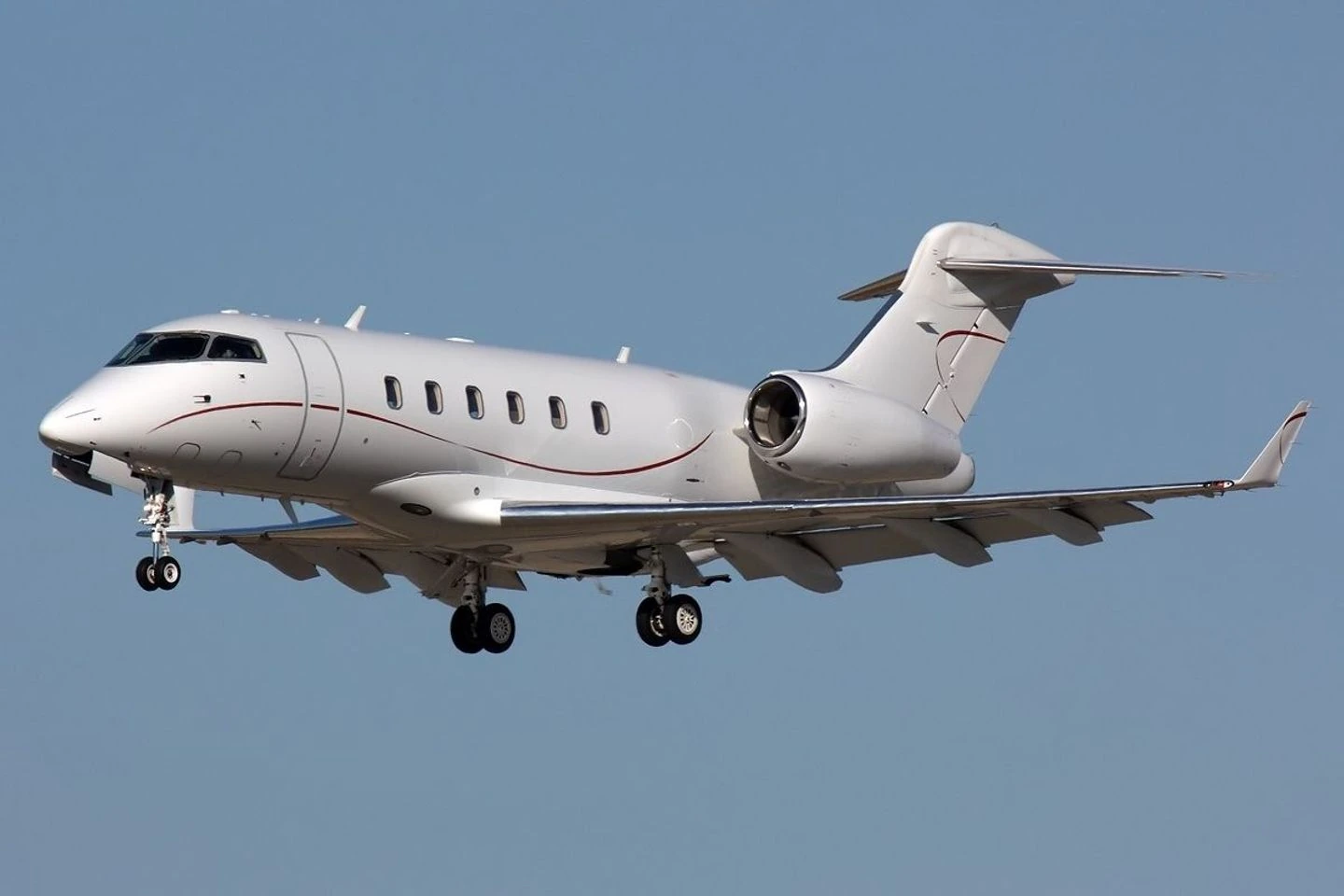 Challenger 300 — full aircraft photograph