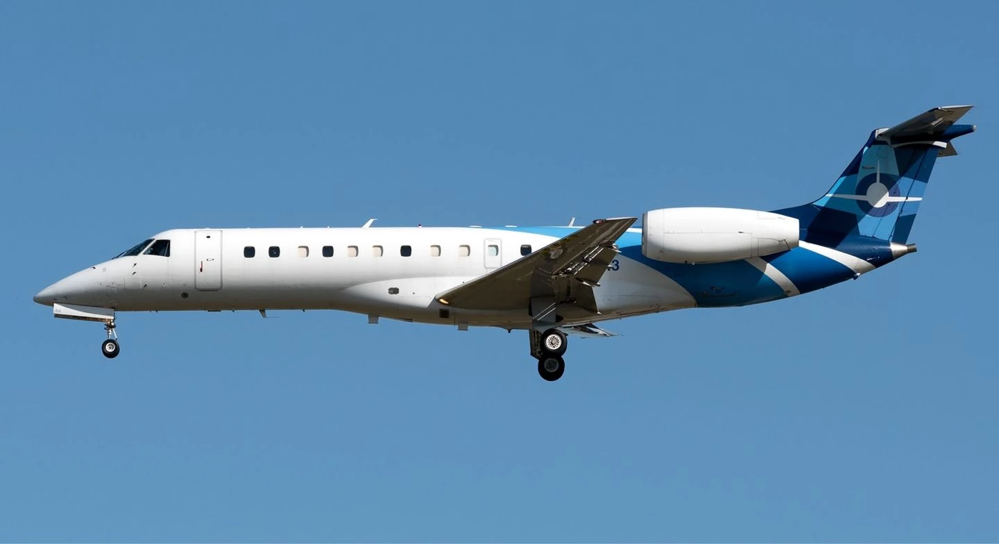 Embraer 135 LR — full aircraft photograph