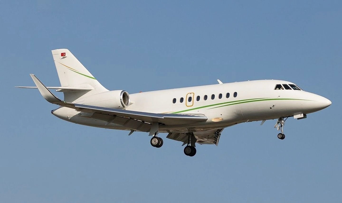 Falcon 2000S — full aircraft photograph