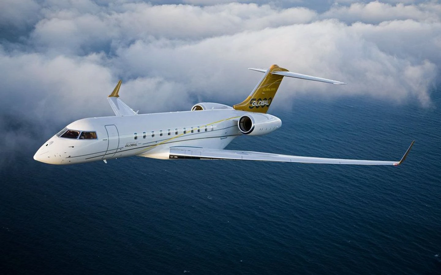 Global 5000 — full aircraft photograph