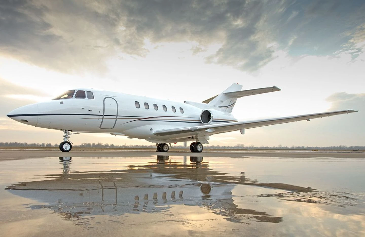 Hawker 800XP — full aircraft photograph