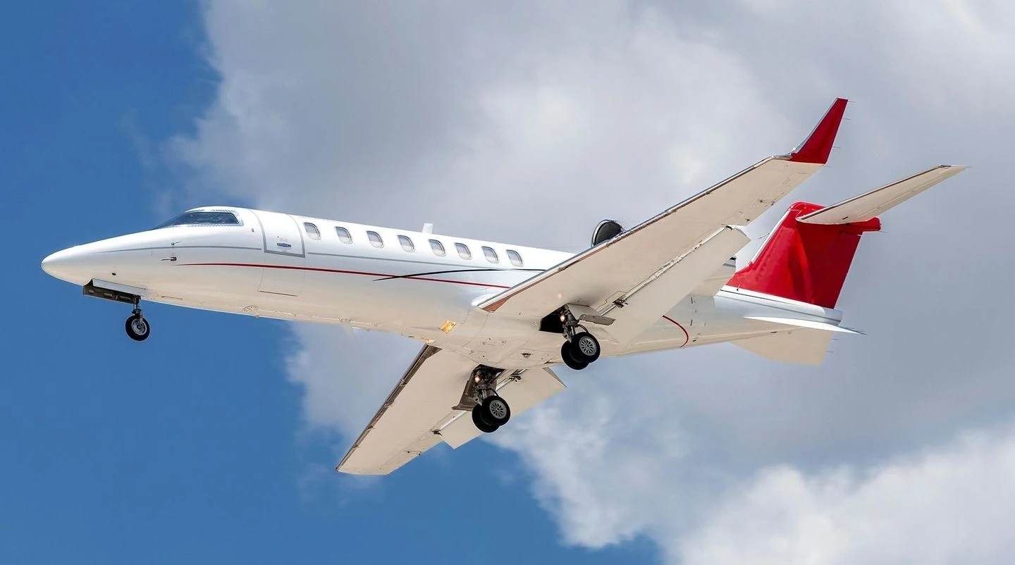 Learjet 45 — full aircraft photograph