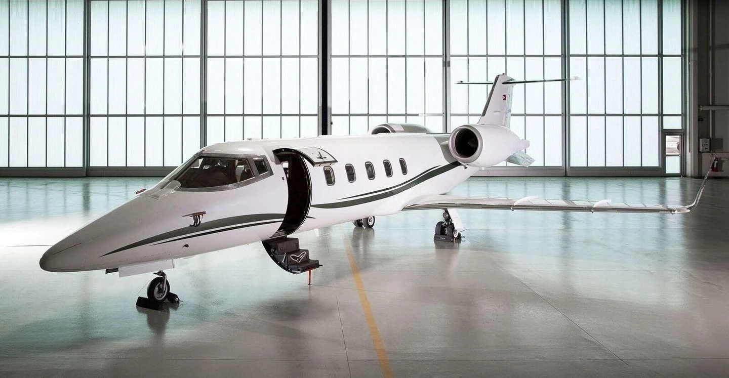 Learjet 60 — full aircraft photograph