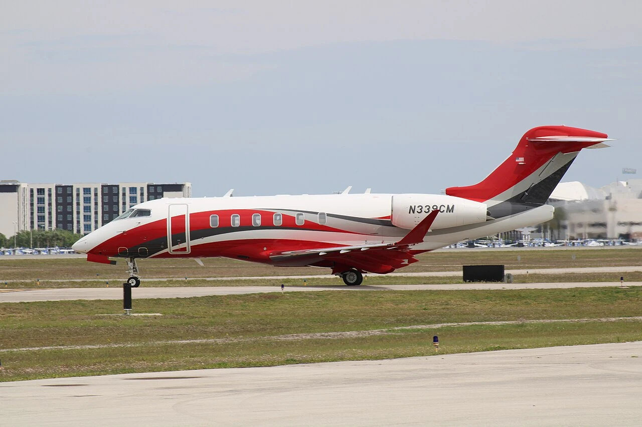 Challenger 3500 — full aircraft photograph