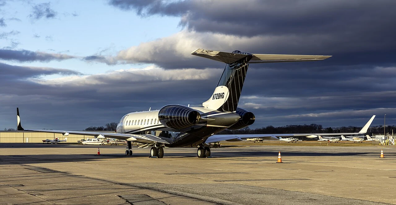 Global 6000 — full aircraft photograph