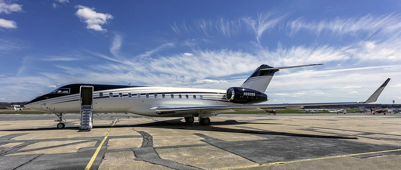 Global 6500 — full aircraft photograph