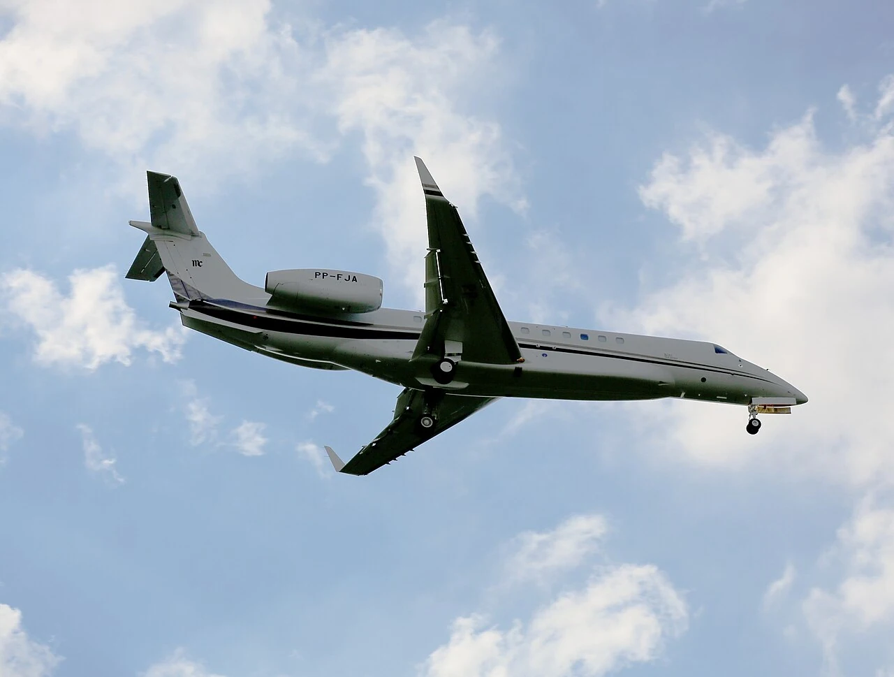 Legacy 650 — full aircraft photograph